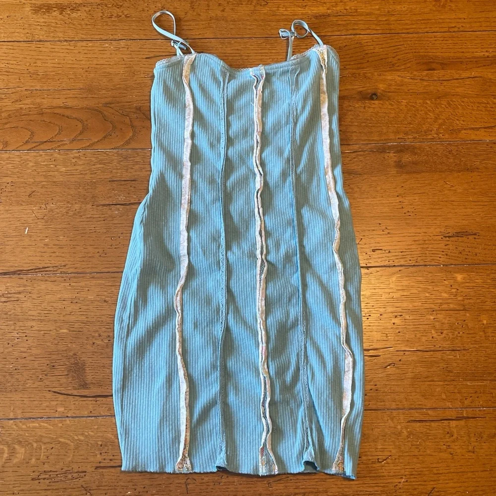 Urban Outfitters Blue Ribbed Dress, flower and lace accents - Picture 1 of 6